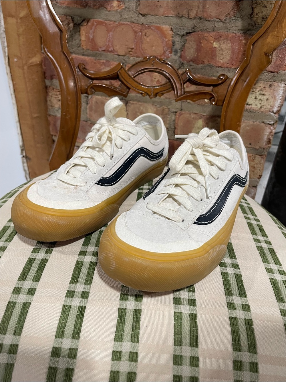 Vans Cream Canvas Low-Top Sneakers with Black Stripe and Gum Sole - Picture 3 of 10